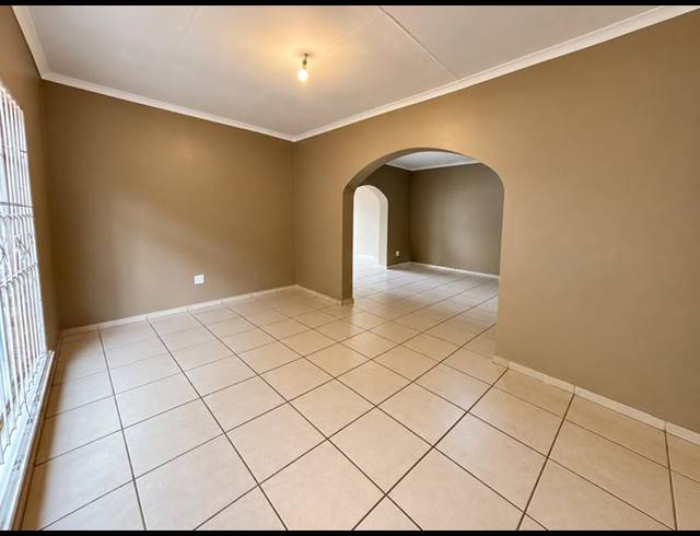 5 BEDROOM HOUSE FOR SALE IN BRANDWAG